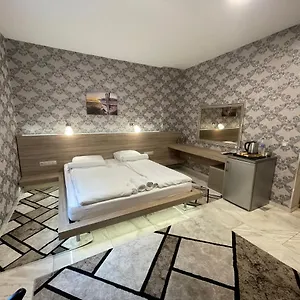 De Luxe Burgas, Center Pansiyon